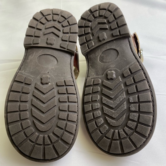 L AMOUR Emerson Fisherman Sandal                         Little Boy size 8 Tan - Picture 5 of 7